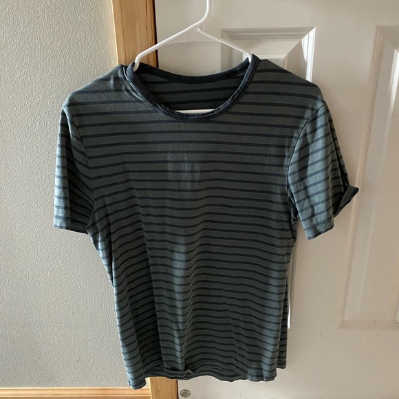 Mens lululemon comfort tshirt - Picture 2 of 2